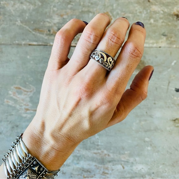 ♥️ Artisan ♥️ Vintage Sterling Silver Floral Ring - Picture 3 of 13